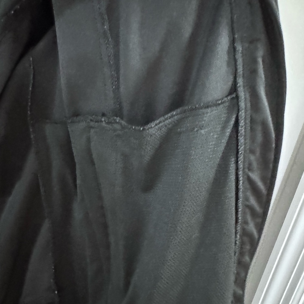 Women's Snozu Black Bonded Full Zip Performance Jacket. Size L - Picture 4 of 8